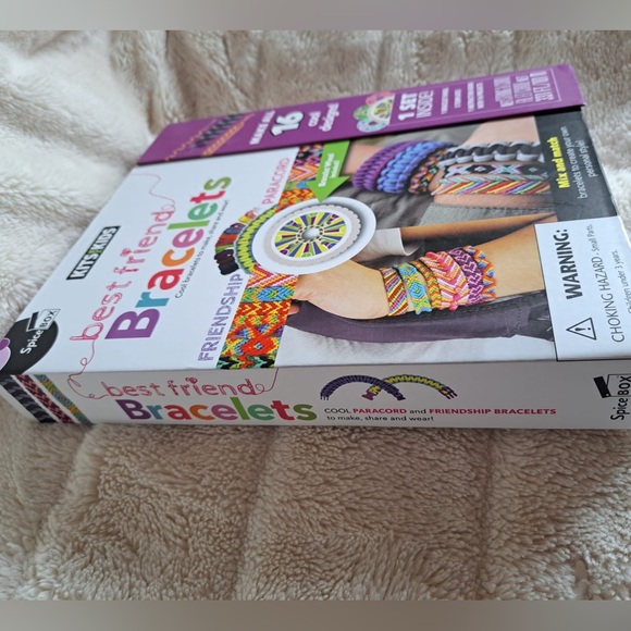 Best Friend Bracelet Kit - Paracord and Craft String Bracelet Kit and Book - Picture 4 of 6